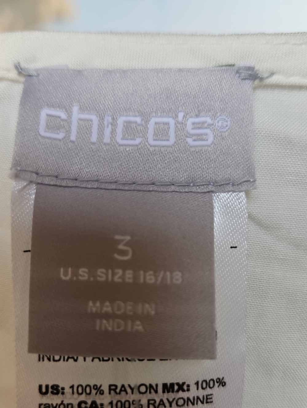 NWT! Chico's White to Green Ombre Tunic with Multicolor Beaded V-Neck's Top - Picture 6 of 6
